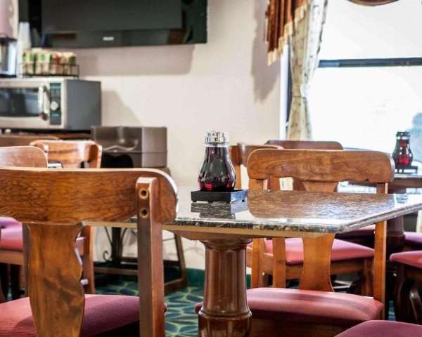 Quality Inn image 19