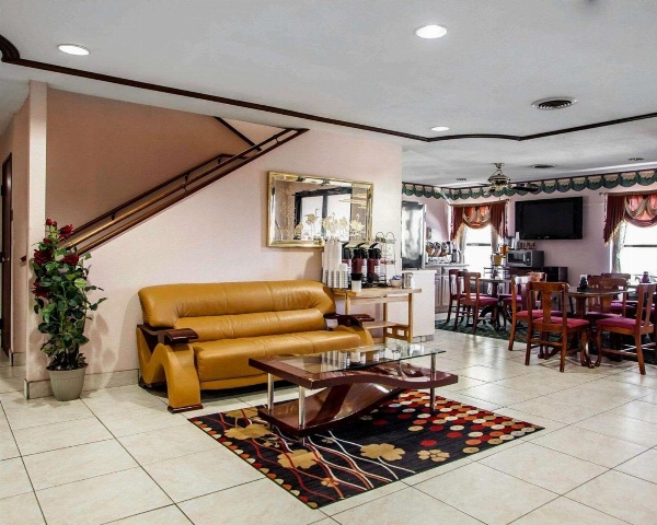 Quality Inn image 3